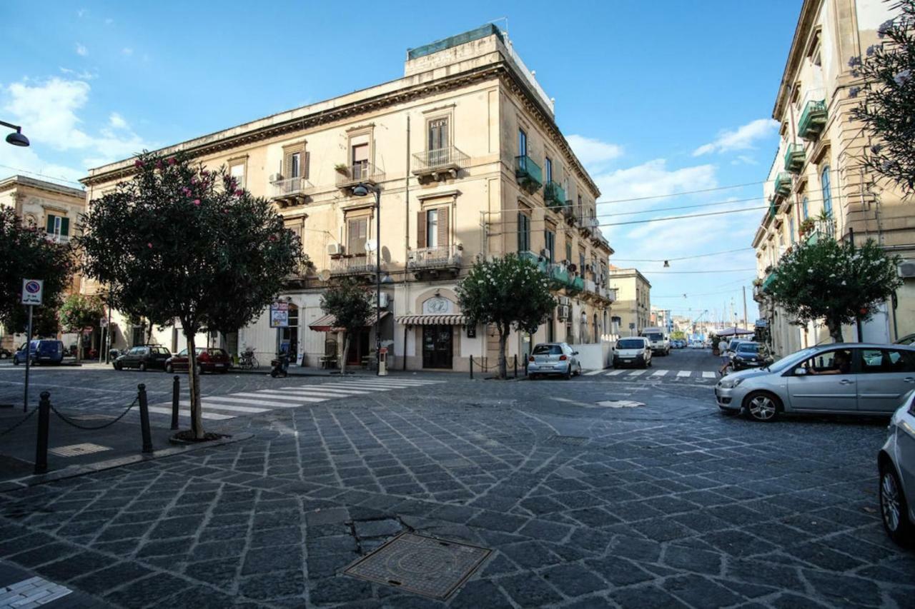 Two Steps Ortygia Apartment Syracuse ภายนอก รูปภาพ